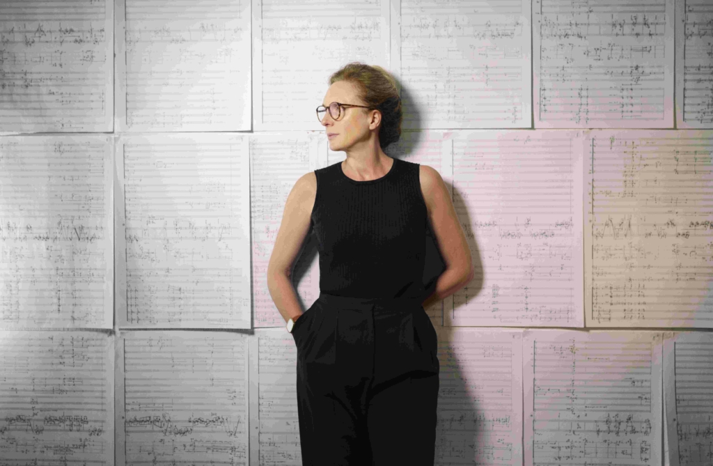 Bei diesem Jour fixe der Cooperativa Neue Musik wird es um die aus London stammende Komponistin Rebecca Saunders (*1967) gehen. Sie lebt seit 25 Jahren in Berlin. Montag, 05.09.22, 20 Uhr, Capella hospitalis
