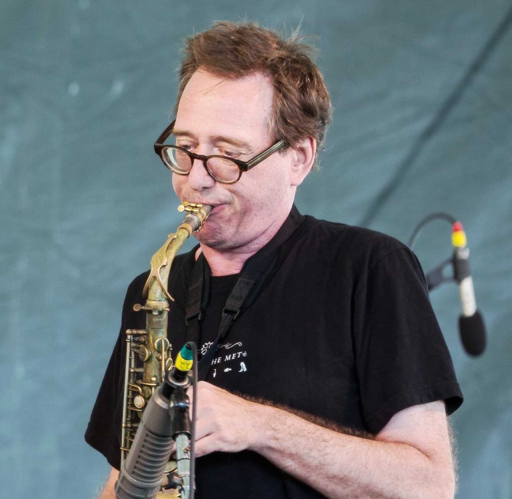 John Zorn mit Saxophon