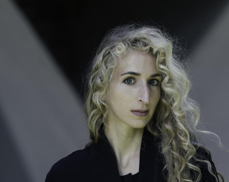 Porträt Sarah Nemtsov | von Camille Blake